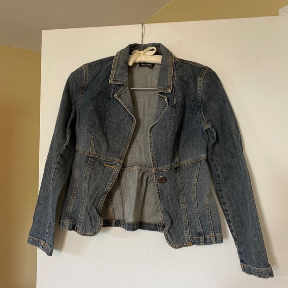 Jean jacket - Picture 1 of 4
